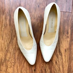 *CLEARANCE* Vtg 90s French Heeled Leather Day Pump